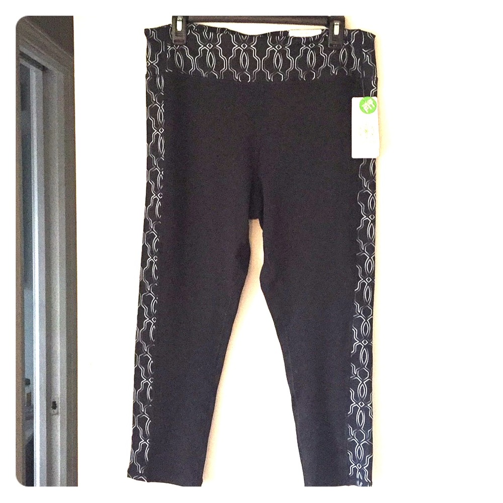 Gaian Capri Breathe-Dri yoga Pants